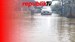 Banjir Bertahan, 150 Rumah Warga dan Kantor Desa Terdampak