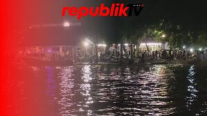 Malam Tahun Baru Diwarnai Banjir Rob