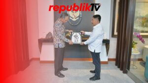 Bupati HST Menemui Menteri PU