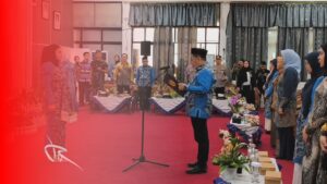 Bupati HST Kukuhkan Deni Era Yulyantie Sebagai Ketua Dekranasda
