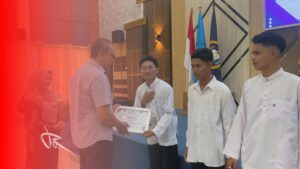 1000 Lebih Peserta Didik Kesetaraan Terima Ijazah