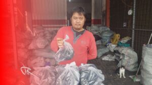 Jelang Idul Adha, Omzet Penjualan Arang di Martapura Belum Melejit