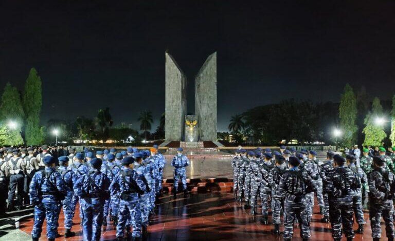 Pemprov Kalsel Gelar Apel Kehormatan dan Renungan Suci di TMP Bumi Kencana