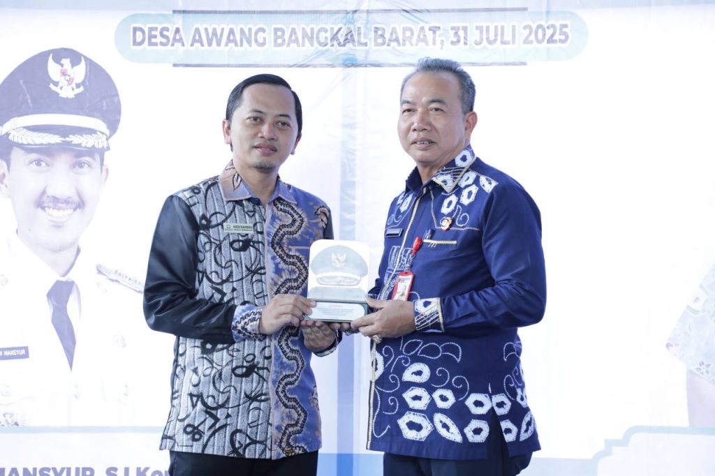 Gubernur Kalsel Terima Penghargaan dari Ombudsman RI atas Komitmen Cegah Maladministrasi di Tingkat Desa