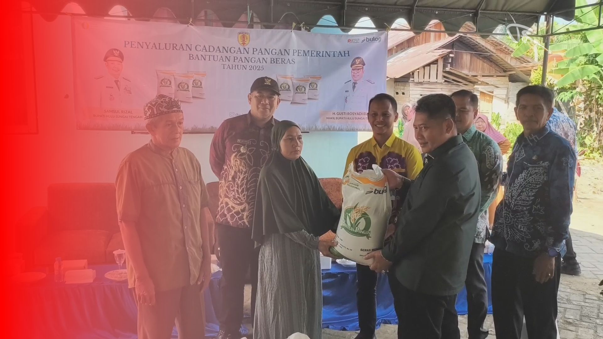 Bupati Hulu Sungai Tengah Salurkan Bantuan CPP