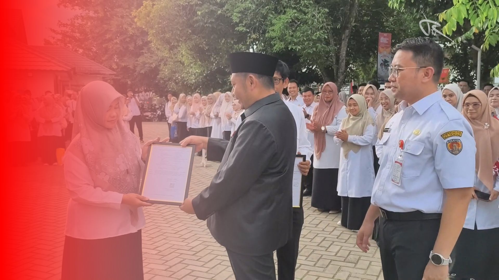 Ratusan Guru P3K di HST Terima SK Kenaikan Gaji Berkala