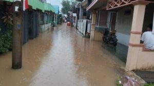 Hujan Deras Dua Hari Picu Banjir di Kotabaru, Warga Terdampak Kesulitan Beraktivitas
