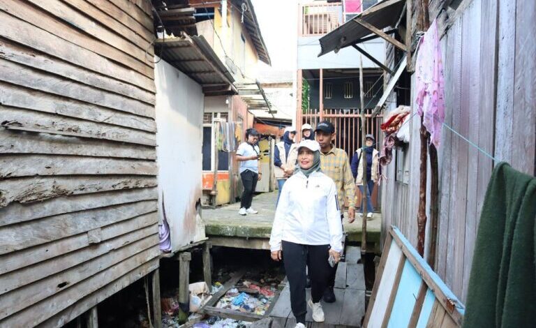 Pemprov Kalsel Monitoring Program Peningkatan Kualitas RTLH dan PSU di Desa Rampa, Kotabaru