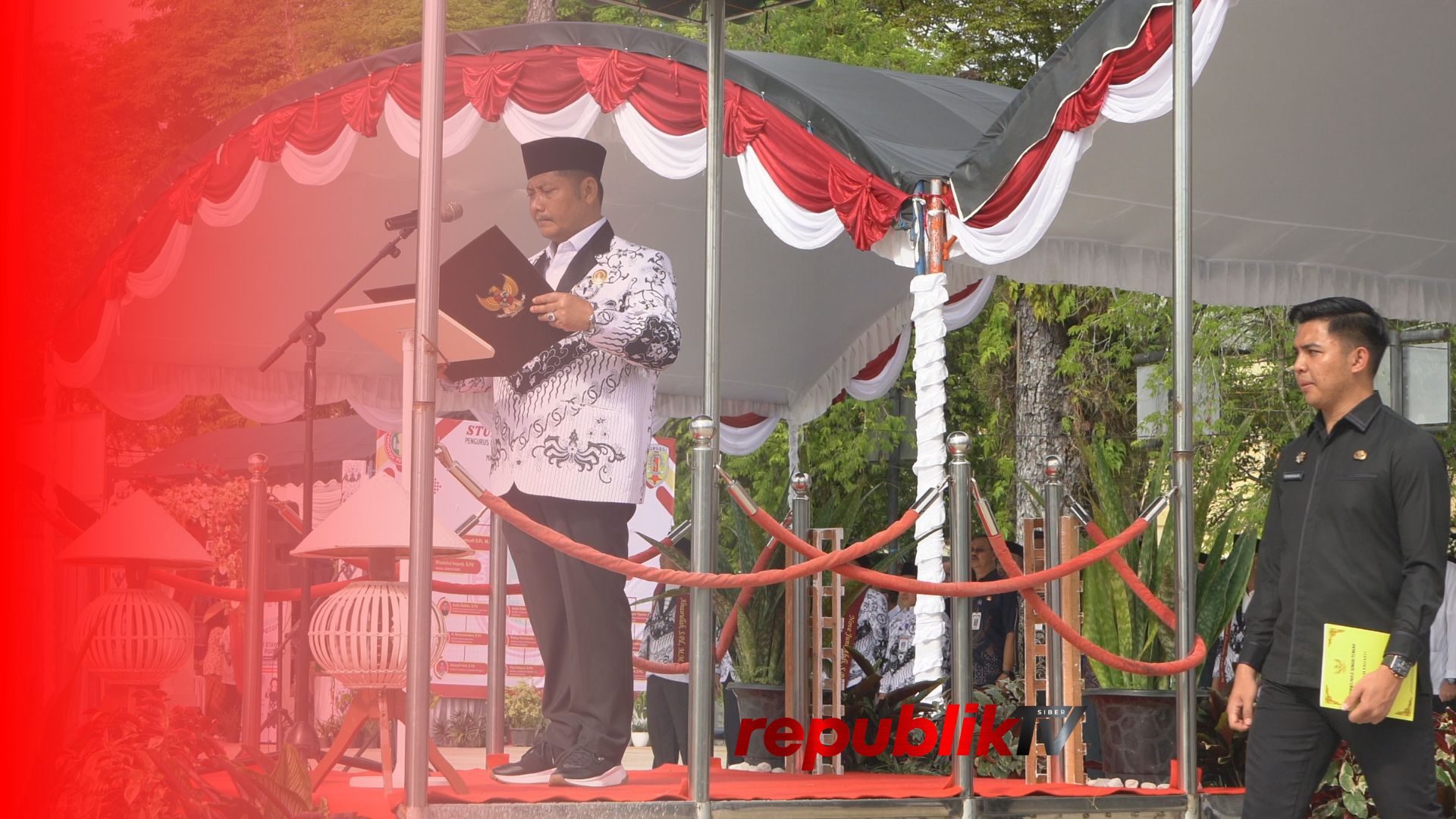 Upacara HUT ke-80 PGRI dan Hari Guru Nasional 2025 Berlangsung Khidmat di Barabai