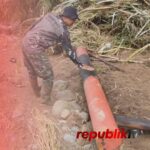 Cuaca Buruk, 14 Tiang Listrik Tumbang di Muara Hungi HST