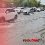 Genangan Air Kerap Rendam Jalan Ahmad Yani Banjarmasin Saat Hujan