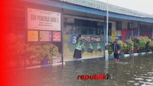 Banjir Ganggu Aktivitas Sekolah, Guru Terapkan Pembelajaran Jarak Jauh
