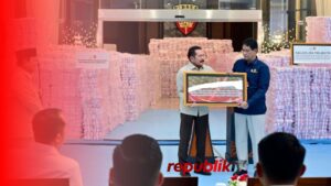 Penyerahan Dana Penyelamatan Keuangan Negara Rp 6,6 Triliun