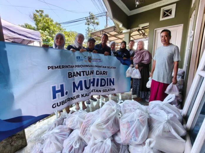 Pemprov Kalsel Perkuat Respons Banjir, Bantuan Gubernur Muhidin Disalurkan ke Warga Terdampak