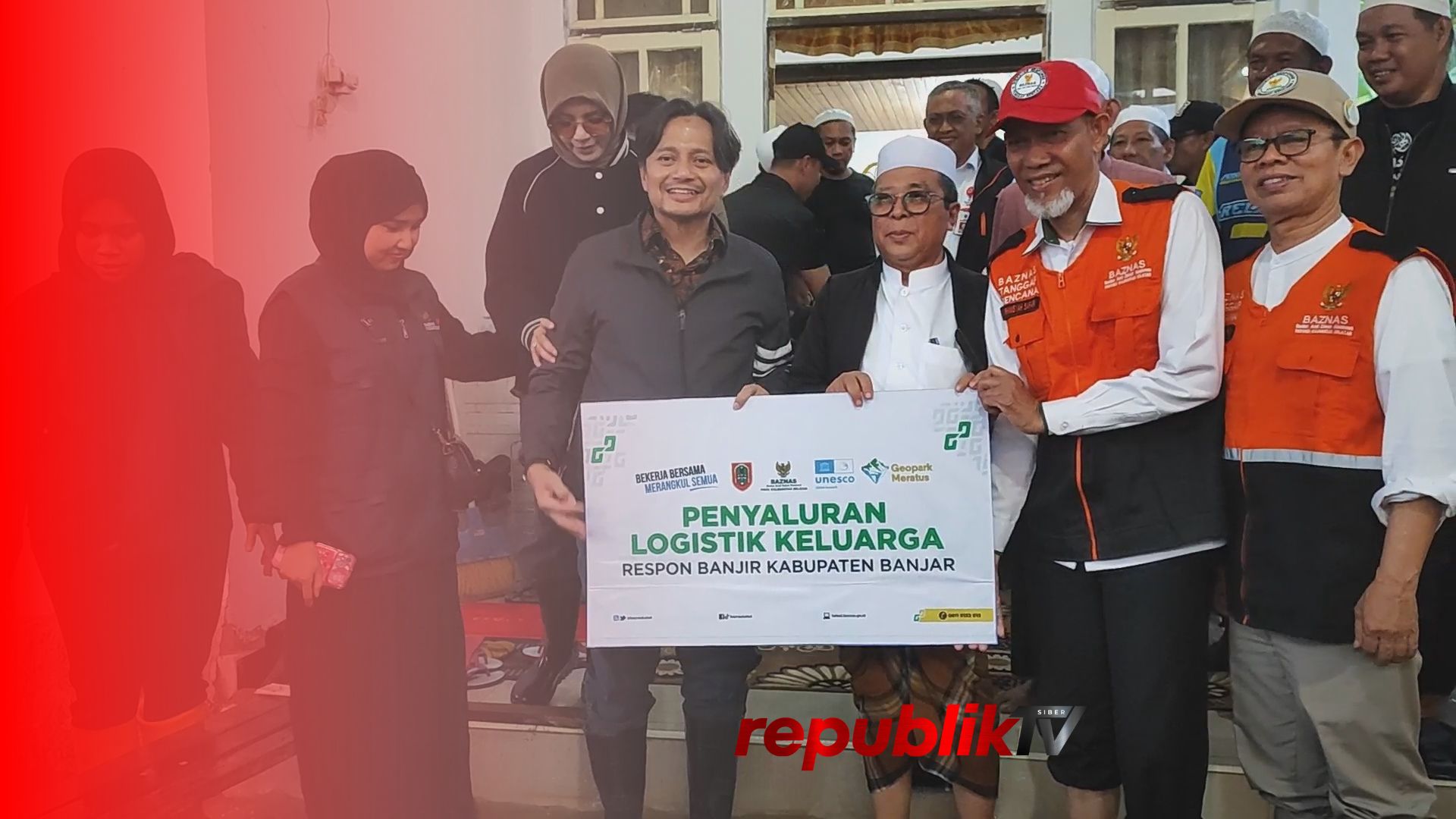 Wagub Kalsel Tinjau dan Salurkan Bantuan Banjir di Kabupaten Banjar