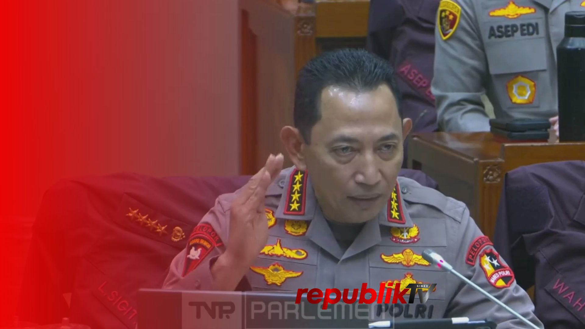 Kapolri Tolak Wacana Polri di Bawah Kementerian