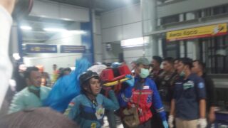 KRL Bertabrakan dengan Argo Bromo Anggrek di Bekasi Timur Evakuasi Masih Berlangsung