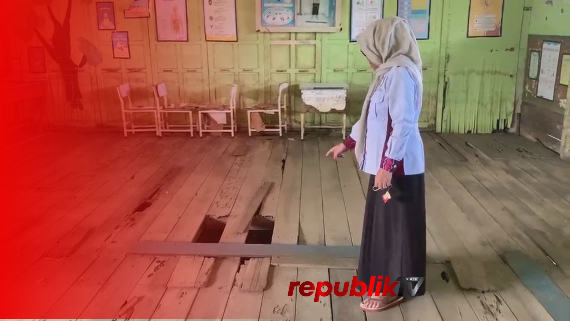 Lantai Lapuk SDN Jawa Laut 1 Ancam Keselamatan Siswa