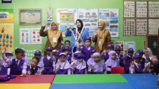 Bunda PAUD Banjar Tinjau MPLS Ramah PAUD, Pastikan Hari Pertama Sekolah Aman dan Menyenangkan