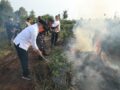 Gubernur Kalsel Turun Langsung Padamkan Karhutla di Pengayuan