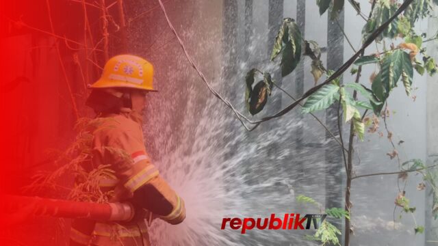 Satu Rumah Kosong Terbakar di Banjarbaru, Penyebab Kebakaran Masih Diselidiki